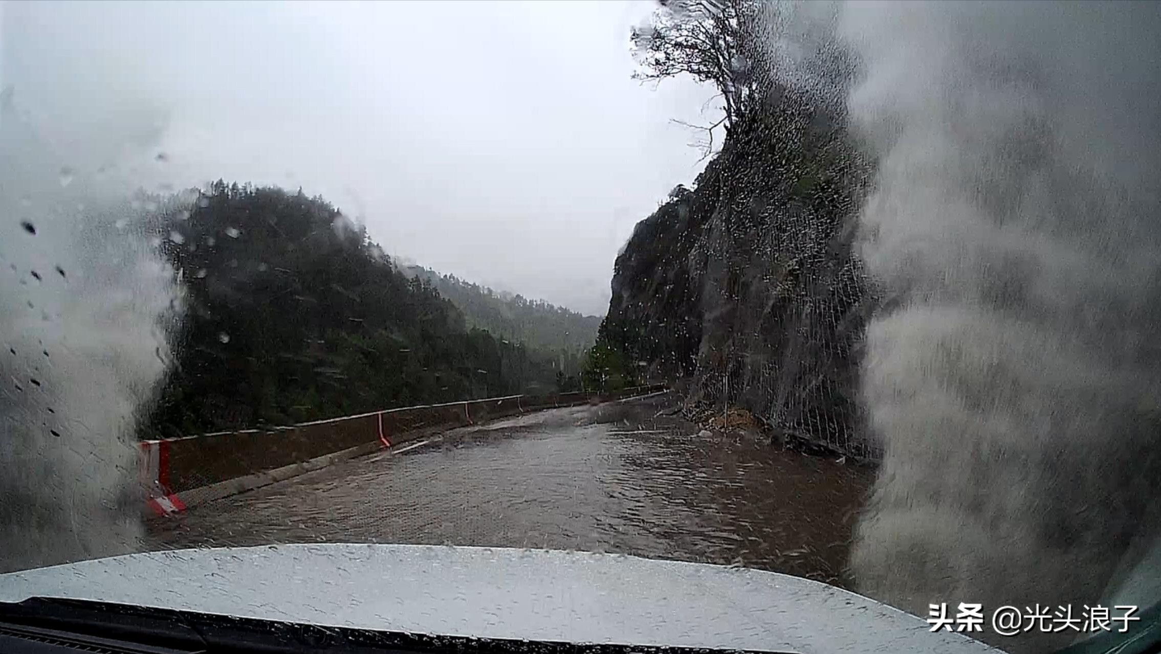 川藏318最危险的路段,川藏线318最容易落石的时间段