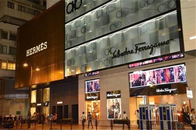 国内为什么免税店的烟比大陆还贵,为什么国外免税店的中华便宜