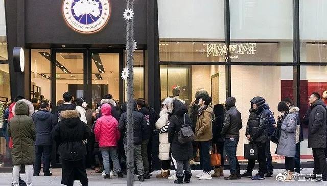 加拿大鹅品牌用的是鹅绒还是鸭绒,加拿大鹅羽绒服为什么都是鸭绒