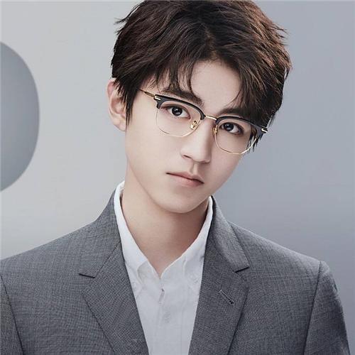 怎样挑选适合自己脸型的眼镜男,怎么选眼镜才能更好看男生