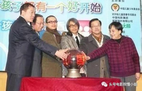 周星驰为医生打气,周星驰给医护人员打气