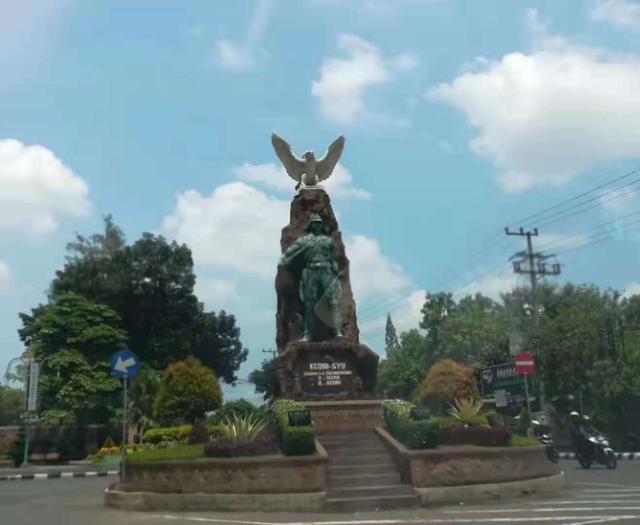 印尼丁香烟王国掠影：东爪哇小城华人巨无霸企业之前世今生