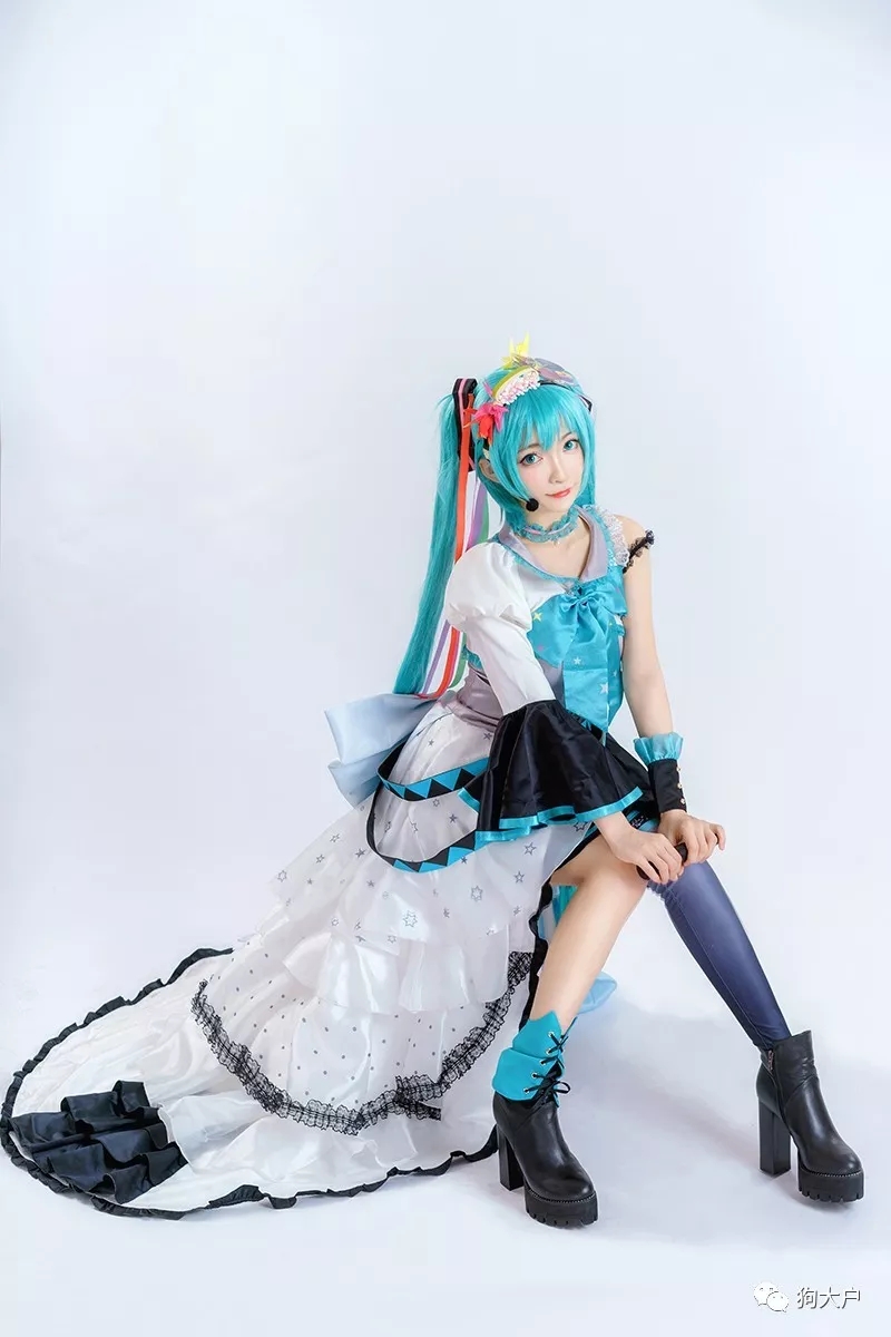 初音未来十六周年打歌服cos,初音未来歌姬cos