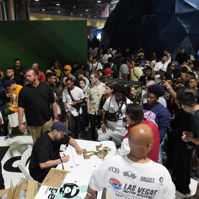 易烊千玺平价潮牌鞋子,易烊千玺吴磊同款衣服