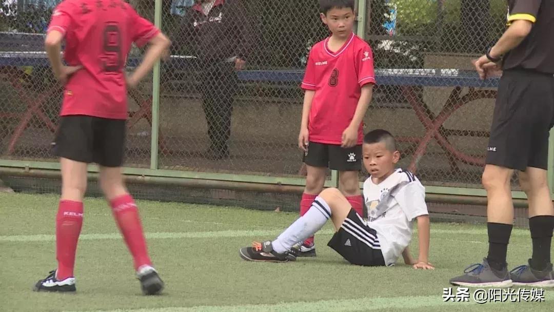 这项德阳千余名选手参与的足球赛名次出来了！冠军是他们