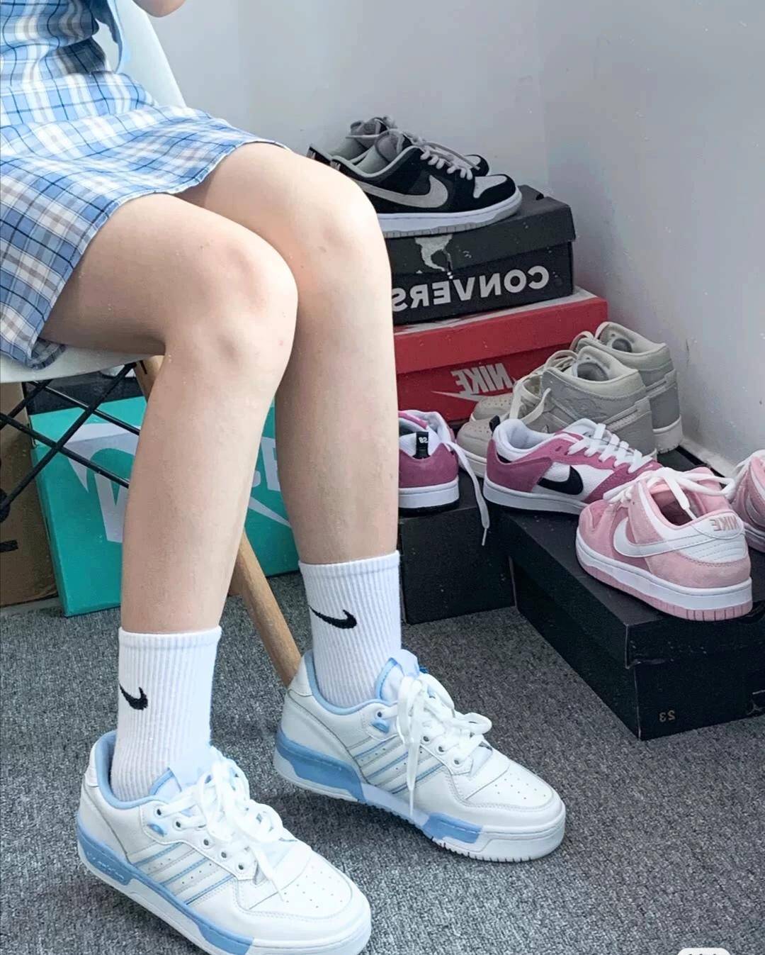 什么品牌的鞋子有踩屎感,耐克阿迪踩屎感鞋子推荐