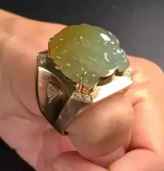 翡翠貔貅怎么戴才是正确的,翡翠貔貅的戴法有什么讲究