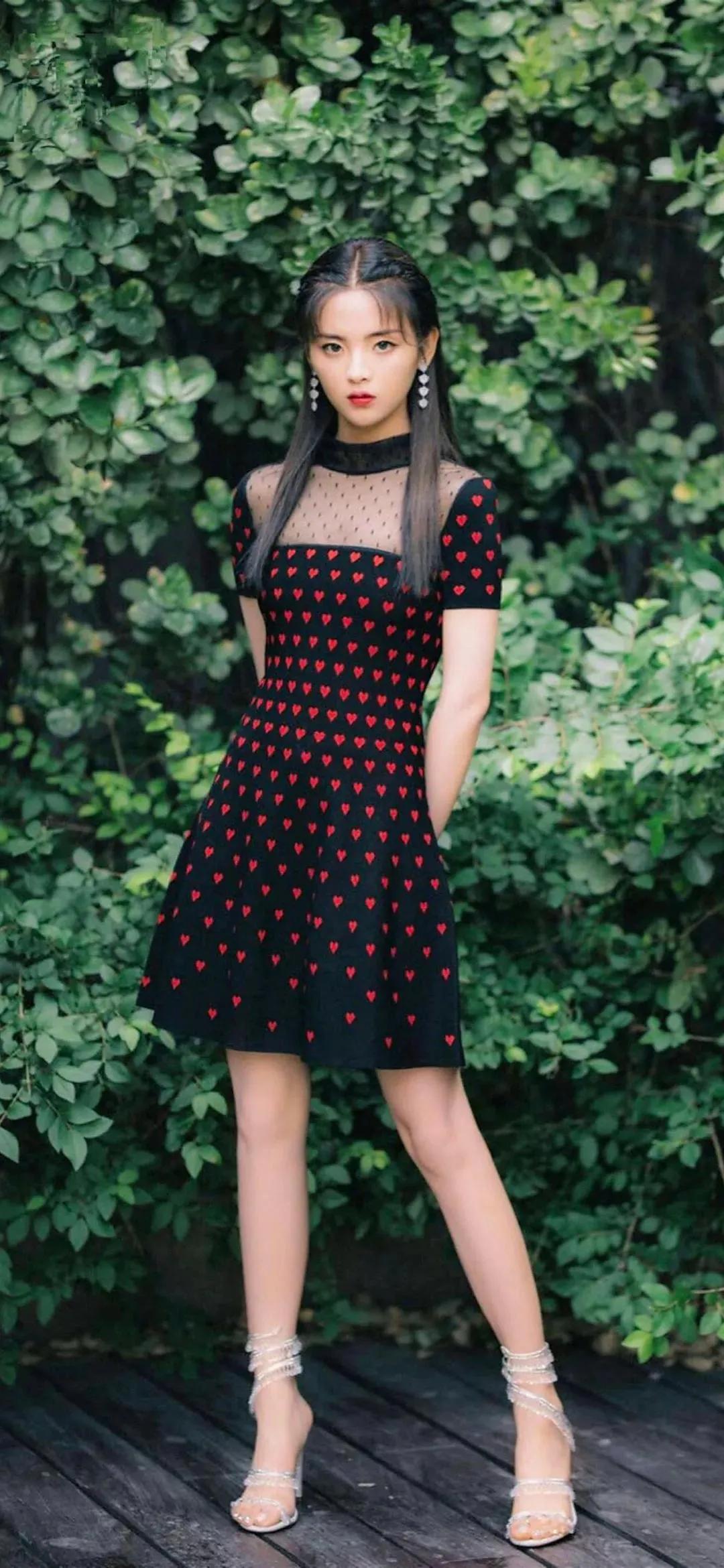 明星穿搭图片素材,明星新款服装图片大全