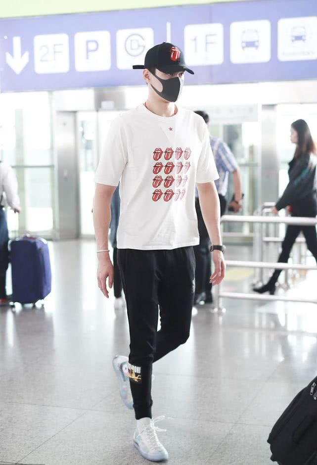 孙杨穿什么裤子好看,孙杨穿衣搭配图片