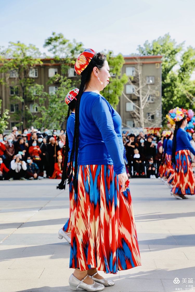 洛阳牡丹广场新疆舞视频,洛阳牡丹广场爵士舞