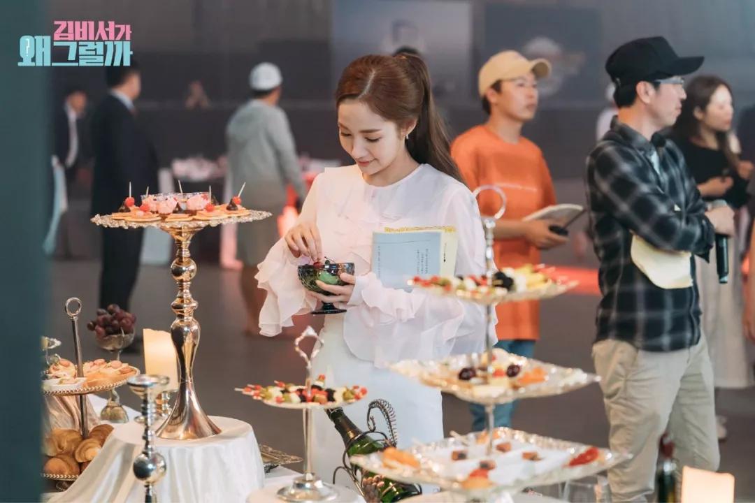 参考金秘书穿搭,韩剧金秘书潮流穿搭视频