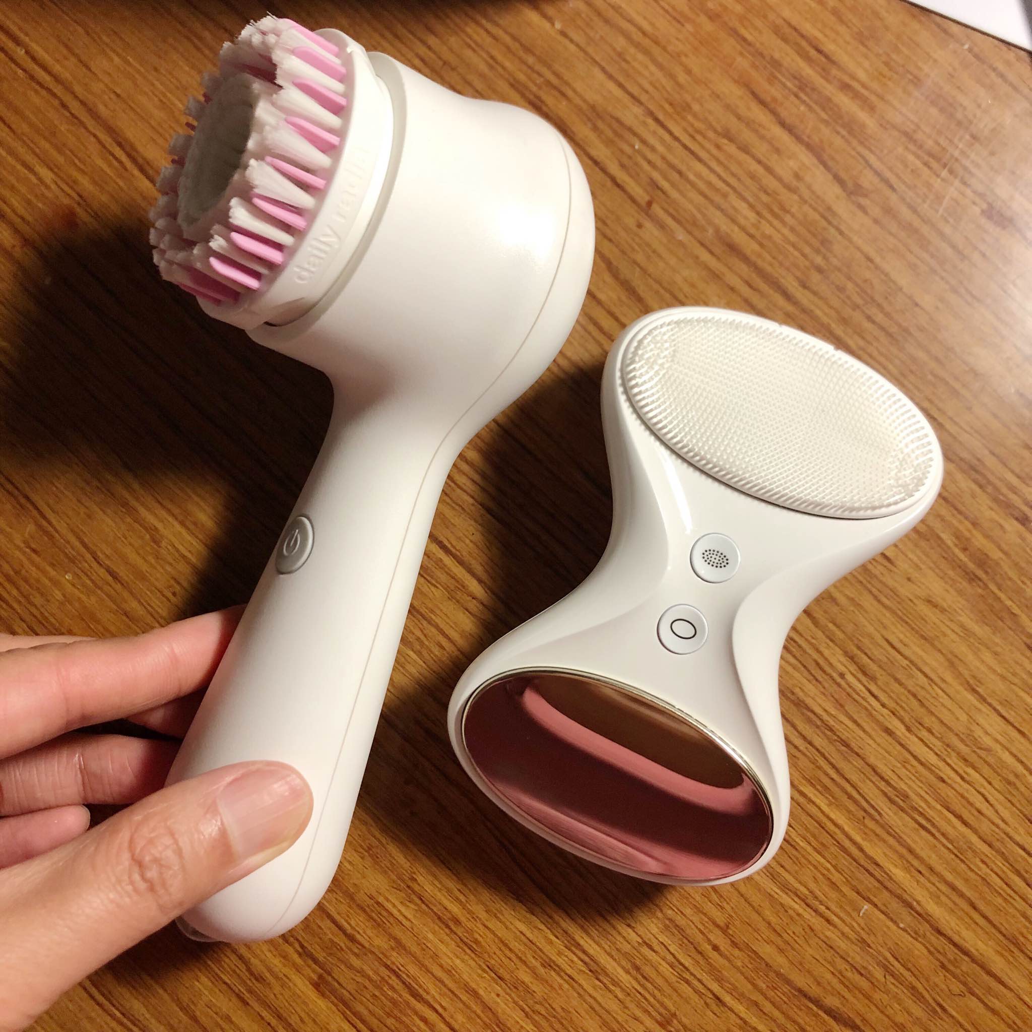 beglow和luna哪个好用,beglow美容仪使用视频