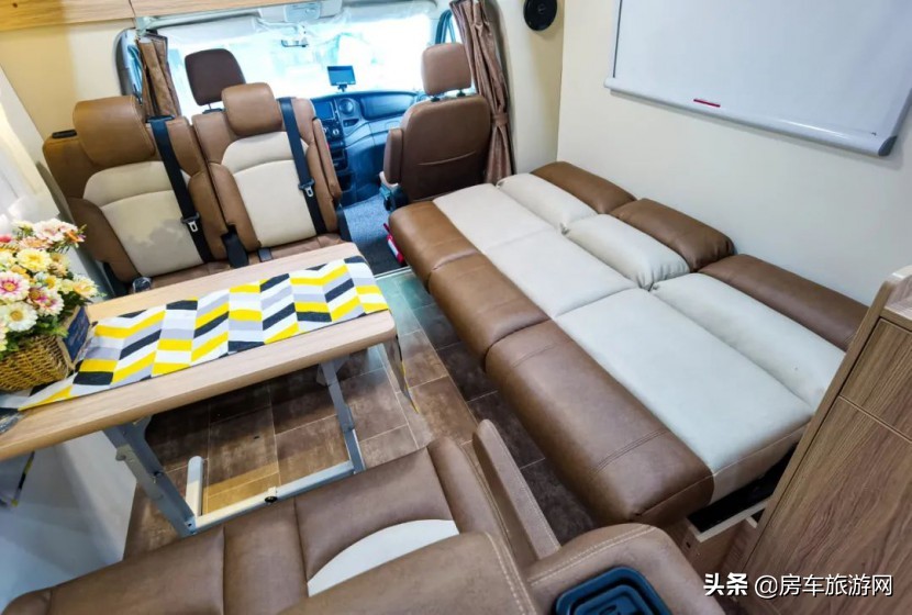 拓锐斯特平头轻卡最新款房车,拓锐斯特房车2022款多少钱