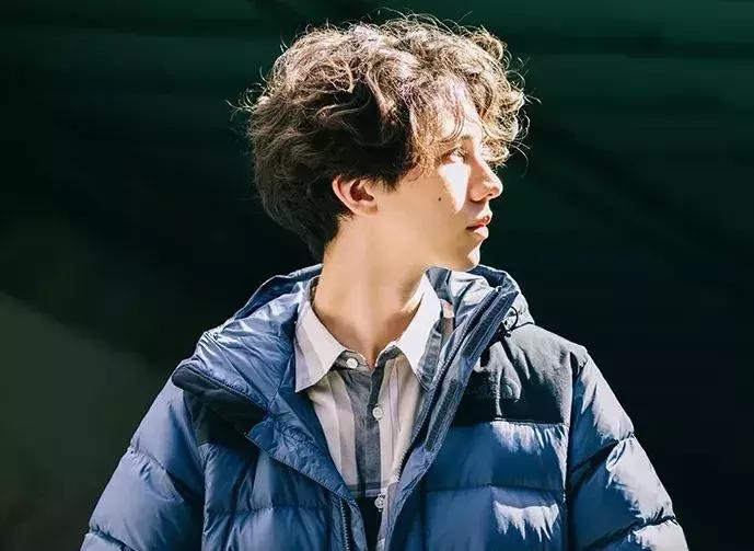 和加拿大鹅同档次的羽绒服,羽绒服排名前十名加拿大鹅羽绒服