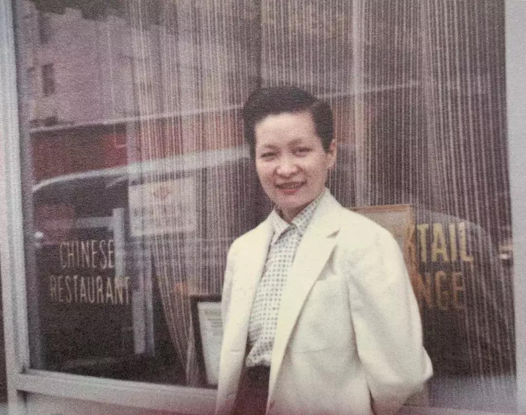 100多年前女生为什么要裹脚,100年前女人裹小脚的图