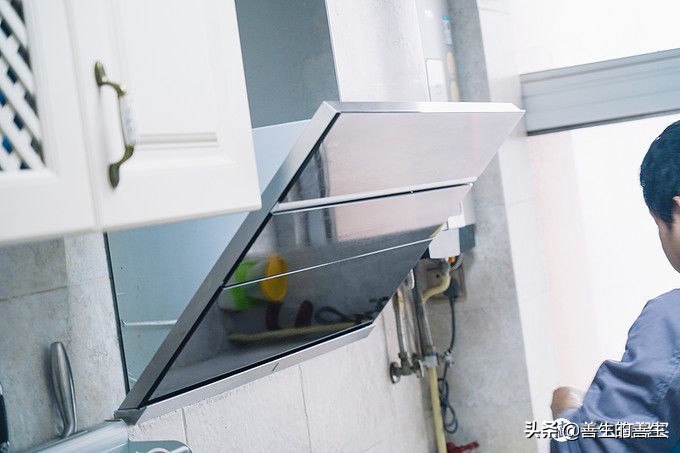 美的油烟机官方专业清洗,美的专业油烟机清洗全过程