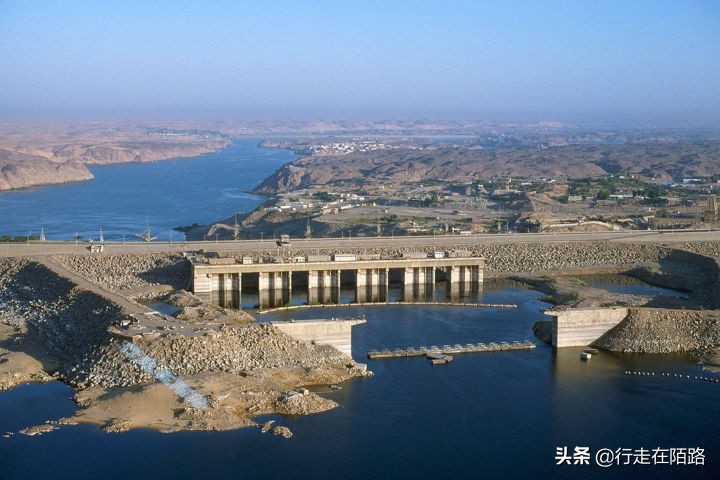 沙漠地区地下水严重匮乏,沙漠地区生活用水