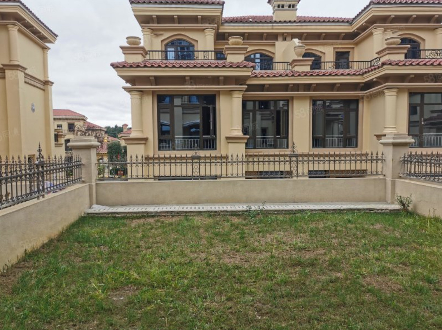 一句话评论各楼盘,贵阳双龙区别墅区