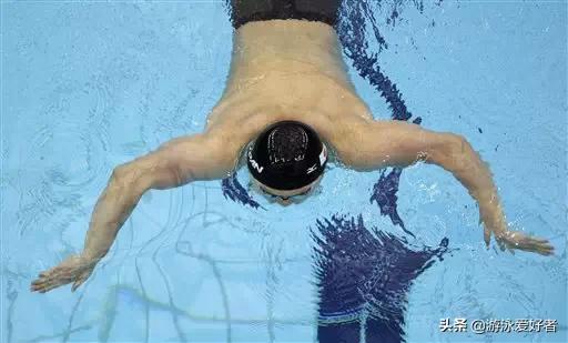 游完泳臀部上方腰疼怎么办,游完泳腰疼常见的两个原因分析