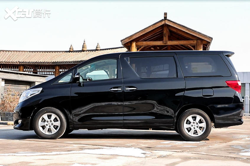 30万买丰田埃尔法,30万不买汉兰达选什么