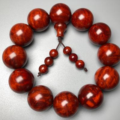 高价收藏的一串50年爆老金刚，被敲开后，玩友懵逼了，还可以这样