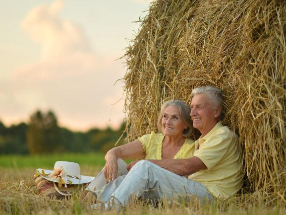 人老了活得很艰难,人老了的苦