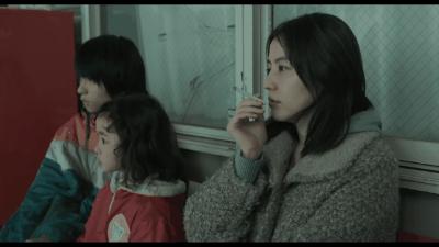 12岁腿长超出相框，因畸形审美被喷到息影，如今纯欲人设全网叫好