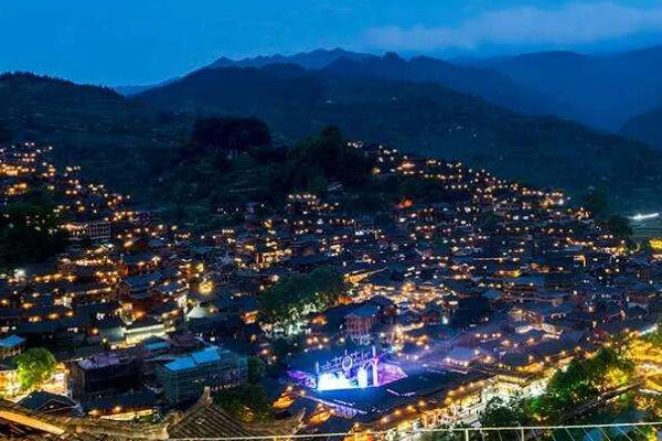 贵州施洞之旅,西江千户苗寨黄果树小七孔三日游