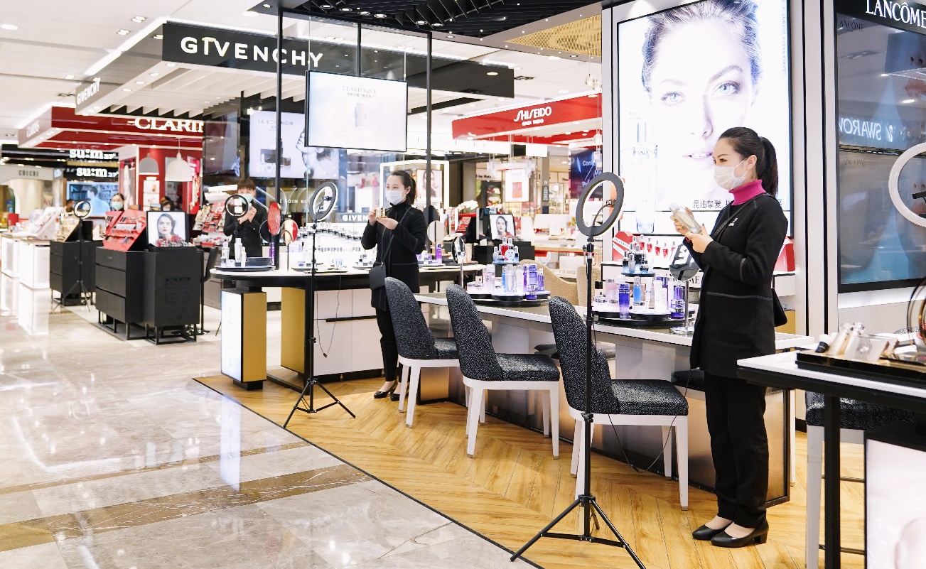 银泰百货目标人群,银泰新零售销售