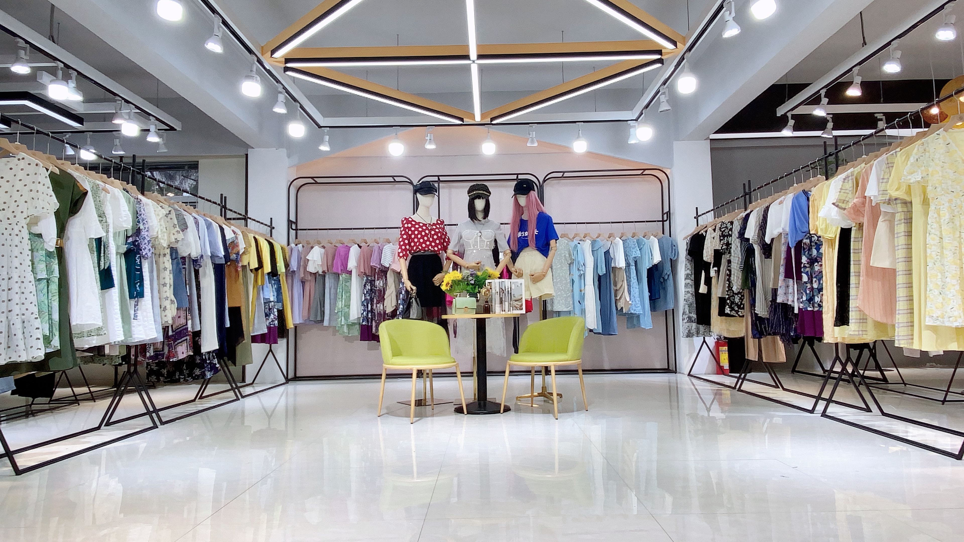 三彩女装官方旗舰店2021秋装直播,三彩品牌库存女装