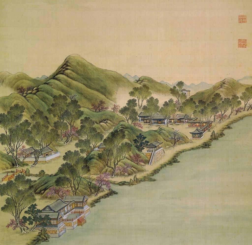 余晖映照出娇艳的晚霞,余晖映衬下美景