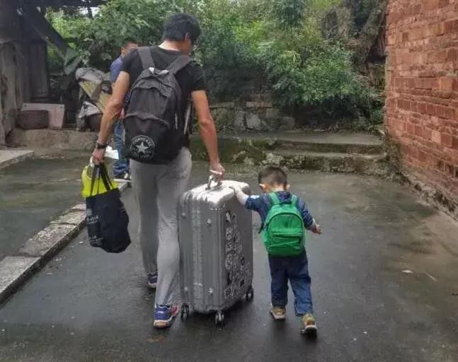 孙俪晒出女儿写给爸爸的字条,孙俪发长文感谢儿子