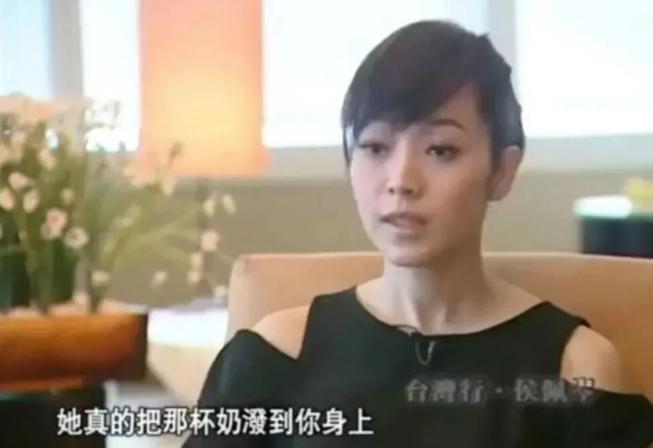 侯佩岑的所有恋情,侯佩岑的妈妈和她老公十指紧扣