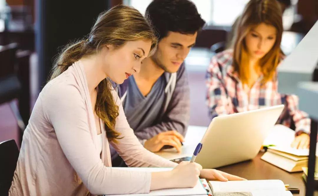 美国最强公立大学UCLA迎来百年校庆，文体两开花说的就是她了！