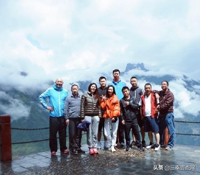 八一男篮险胜南京同曦？王治郅终于笑了？王治郅爱情故事生活细节