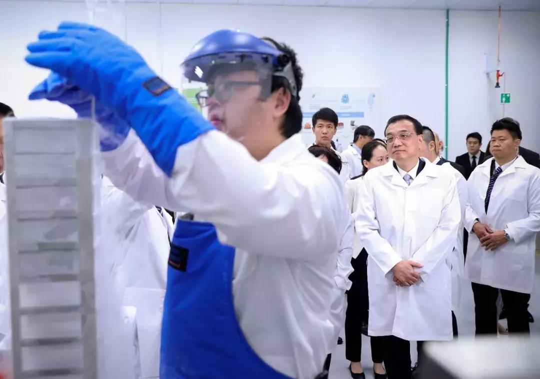 李克强密集外事间隙抽空考察新加坡最新癌症疗法