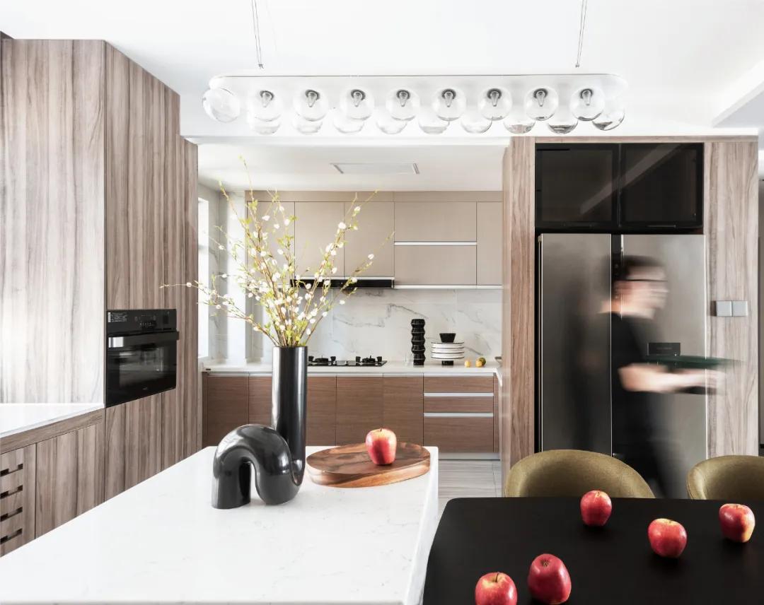 175平米轻奢风格装修,小户型黑白灰原木色极简风格