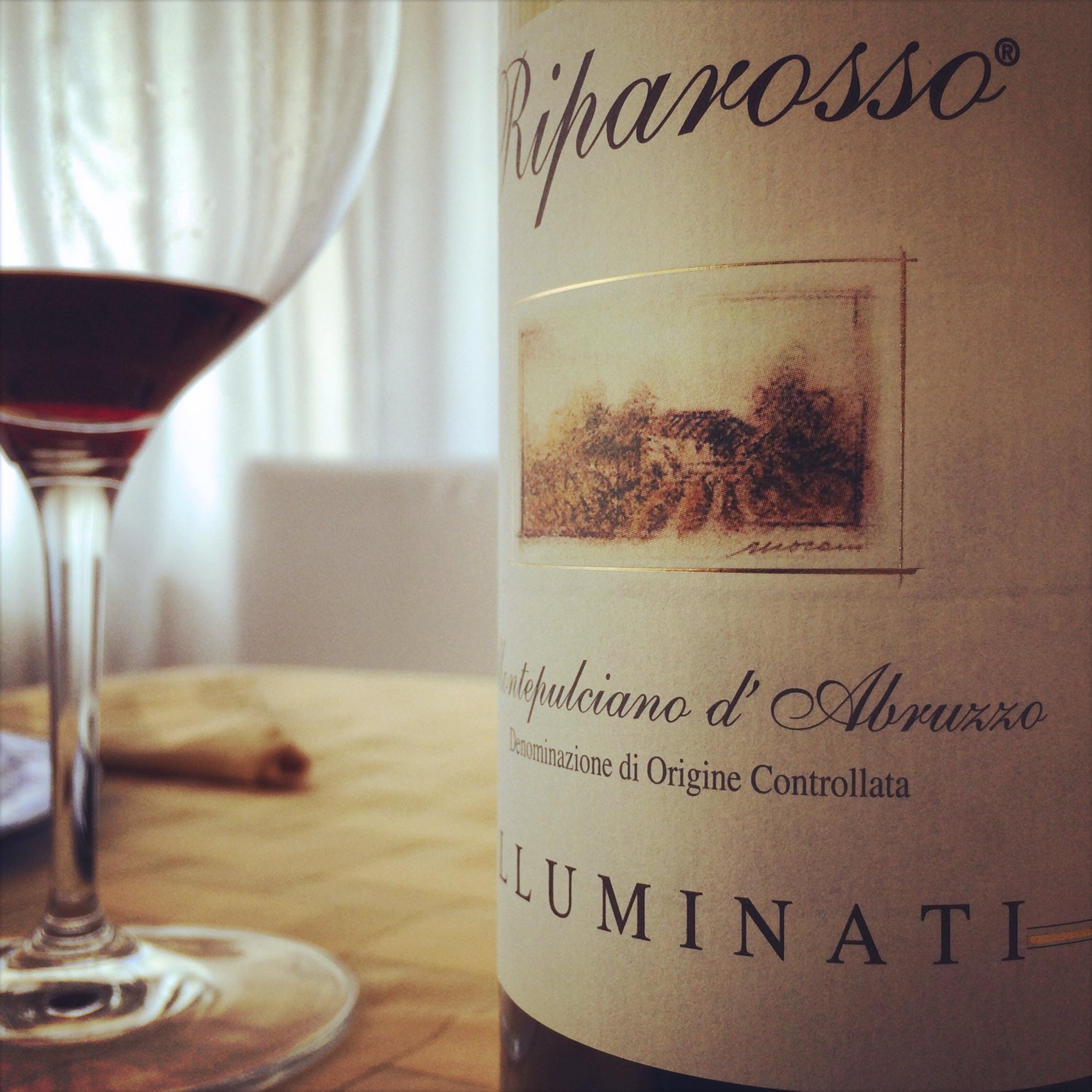 用纸巾红酒真假鉴别最简单方法,红酒的真假哪个部门可以鉴定