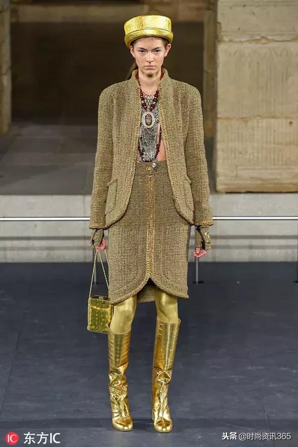 “埃及风”也刮到了时尚圈？CHANEL用金丝银线为你解答！