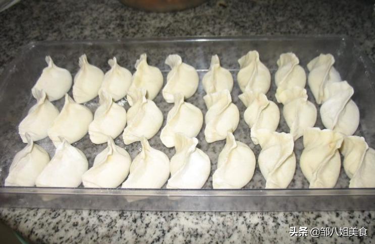 饺子包好了为什么会裂开,饺子起锅后怎么防止饺子互相粘连