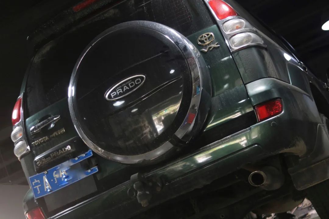 经典老车丰田lc90翻新复活,老款普拉多120翻新