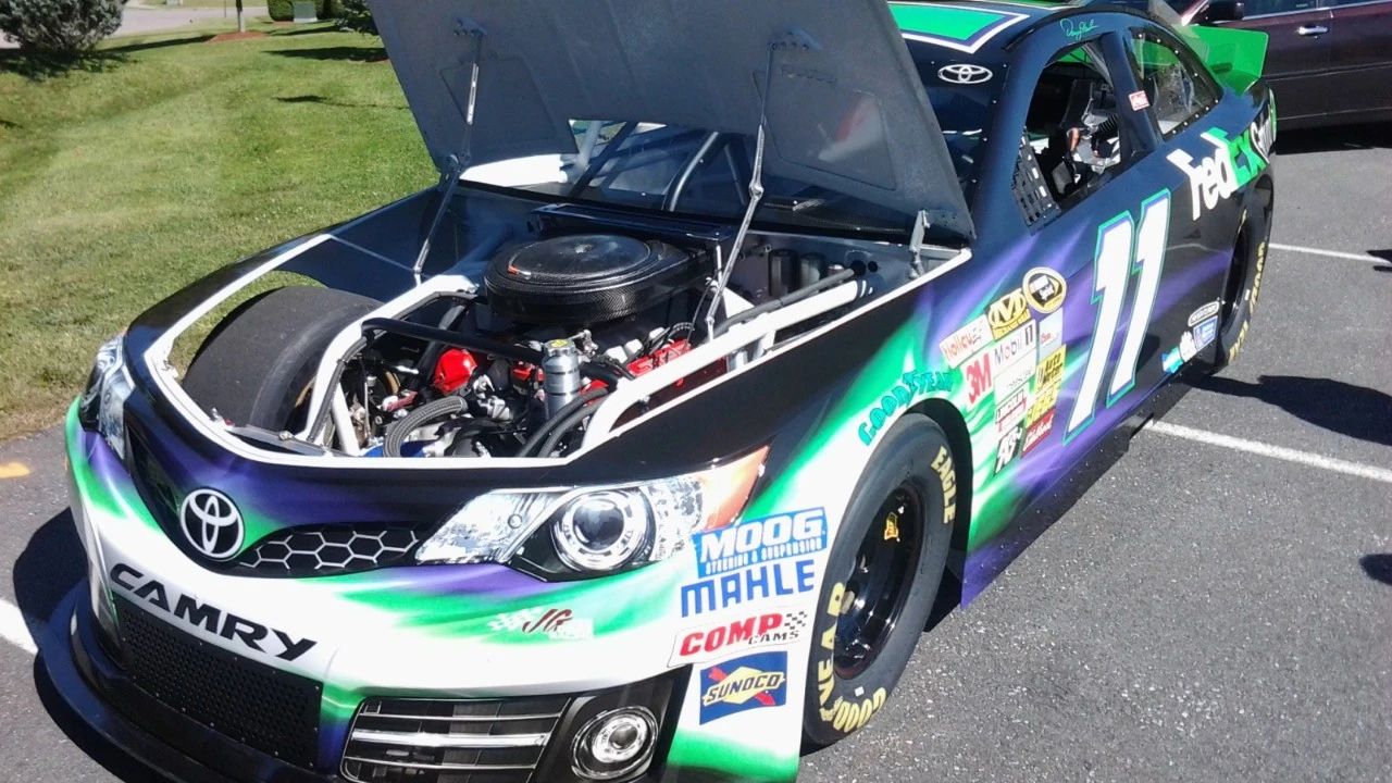 开了10年的丰田混动值得买吗,丰田混动保值还是纯燃油保值