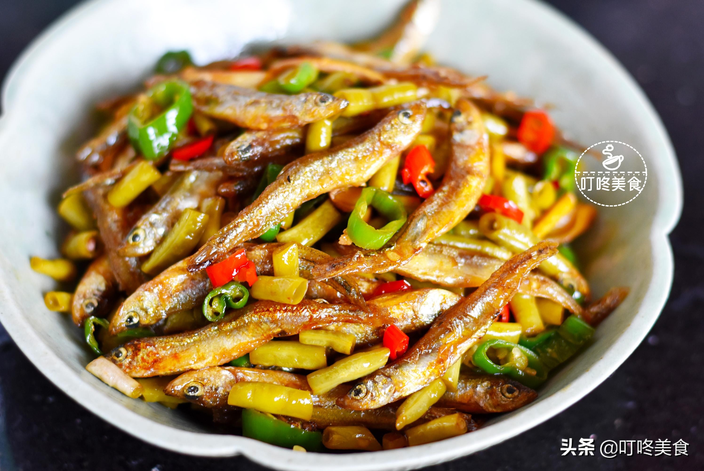 小鱼鱼干怎么炒,炒鱼干怎么热一下