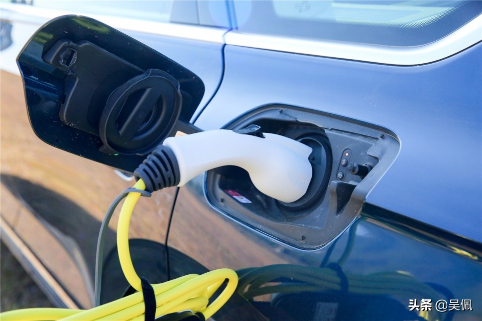 插电混合车好开嘛,插电混动车什么好处