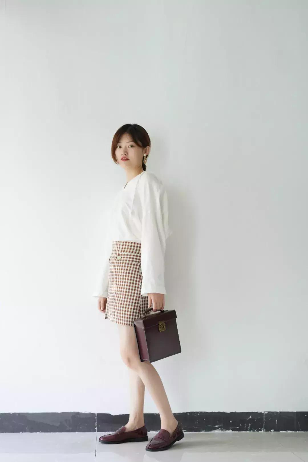 买回来的压箱底衣服,压箱底的旧衣服这样穿一秒变时髦