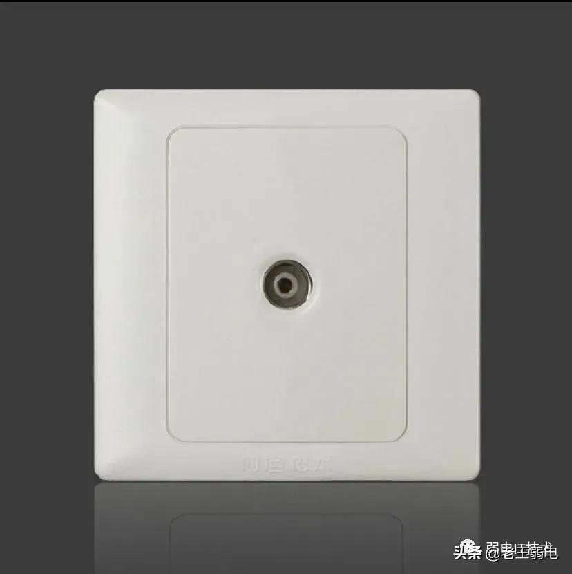 感谢电工师傅上门修电路,感谢电工师傅不畏风雨抢修