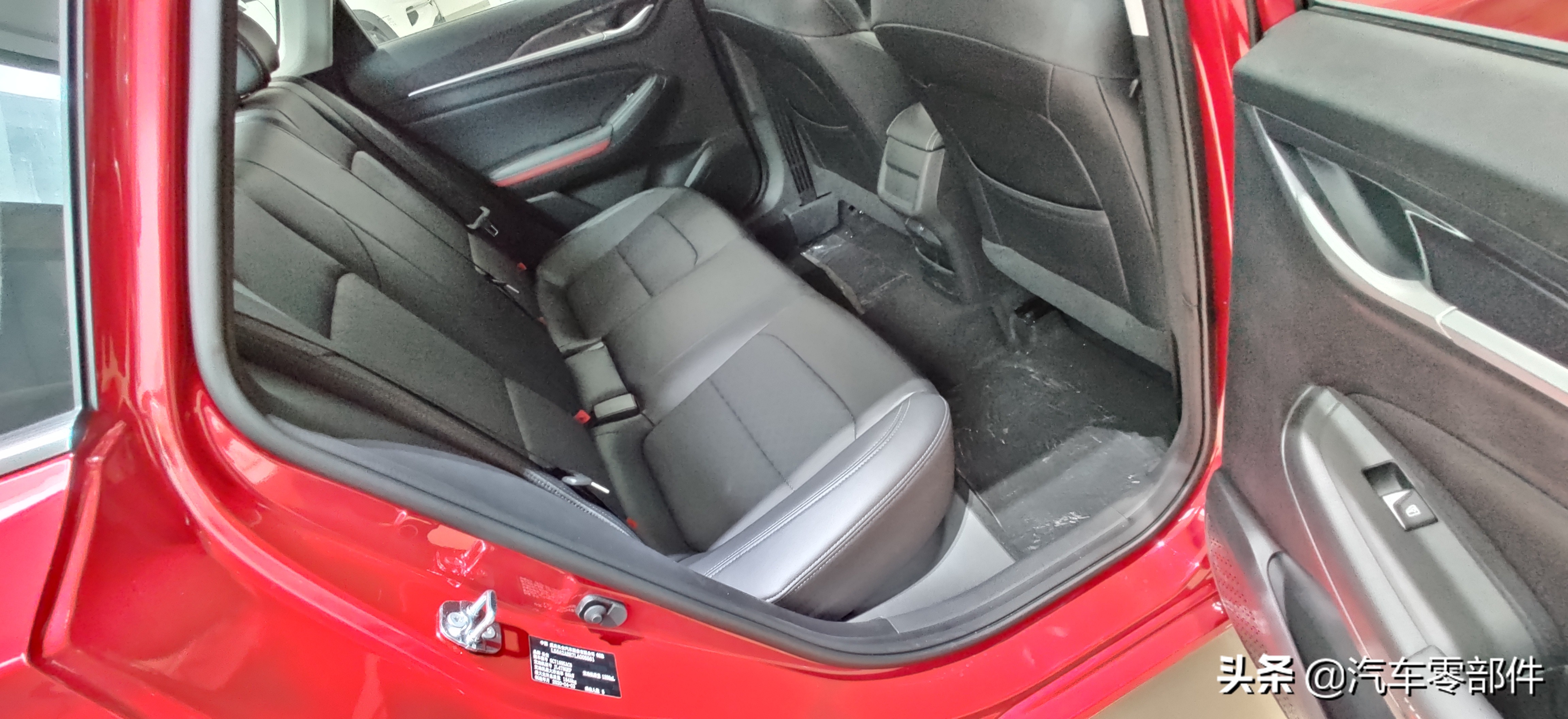 长安逸动plus和55plus选哪个更好,长安逸动plus跟艾瑞泽5plus哪个好