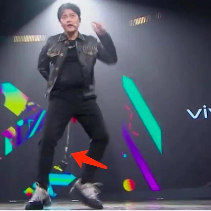 拍戏嫌累，上综艺挺肚腩，这届男明星对自己要求太低了吧？