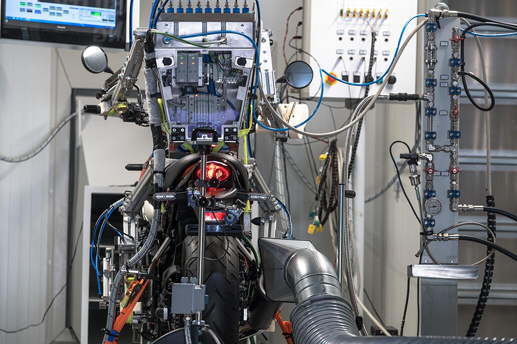 改装前线丨天蝎老师：吸气，呼气，发“轰隆隆”的音……