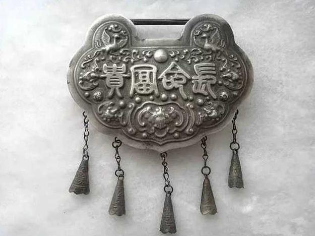 长命锁需要孩子一直戴着吗,小孩长命锁要一直戴着吗